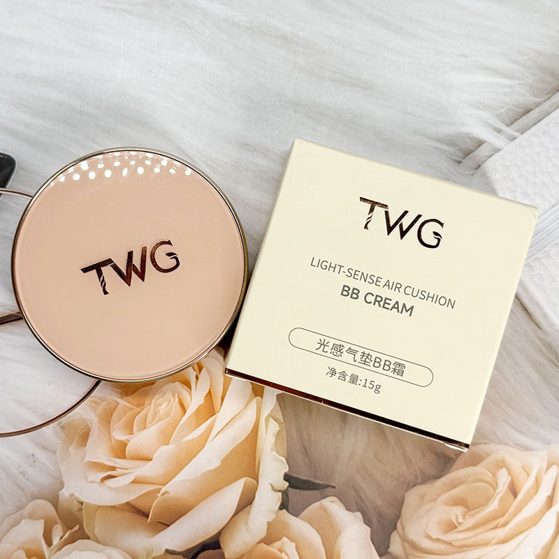 TWG光感气垫BB霜15g无瑕美肌轻薄遮瑕不卡粉亮泽持久控油水润服帖