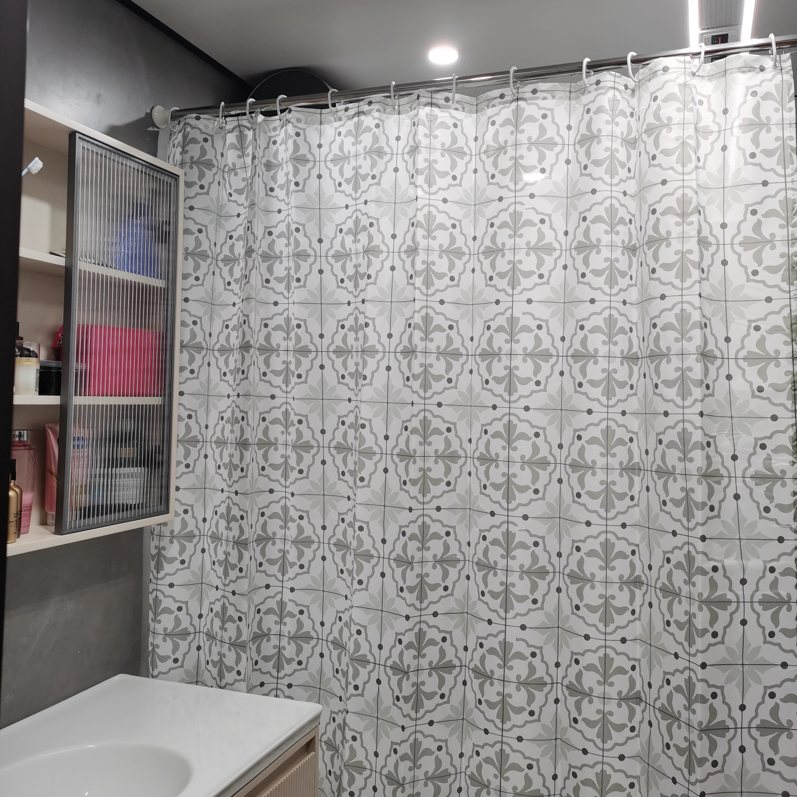 出口速干涤纶纺织布浴帘卫生间淋浴隔断帘窗帘浅灰碎花布帘防贴身