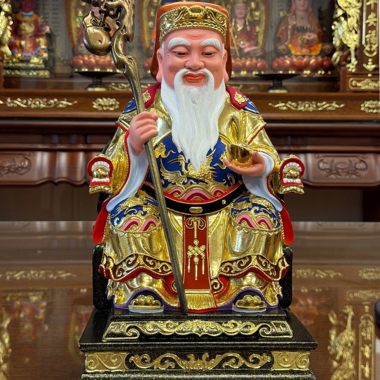 芃来供奉香樟木雕大伯公神像