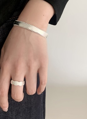 精致拉丝花边手镯女气质优雅百搭个性冷淡风不规则戒指叠戴手饰潮