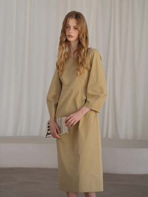 卡其色系带连衣裙系带