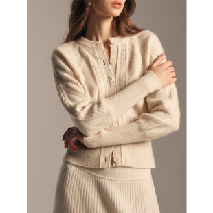 SOFTSELF雾绒诗山羊绒绞花圆领针织开衫冬季新款短款针织衫套装