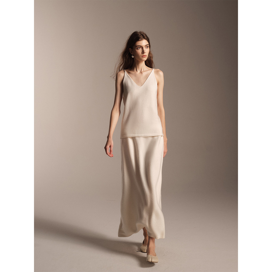 SOFTSELF雾绒诗冬季新款显瘦山羊绒吊带V领背心半裙套装