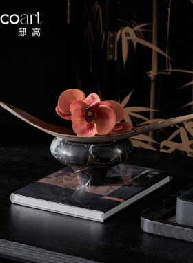 邸高酒店会议室桌面摆件花高级感