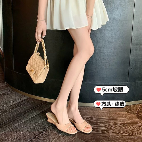 法式5cm坡跟方头漆皮一字拖女夏