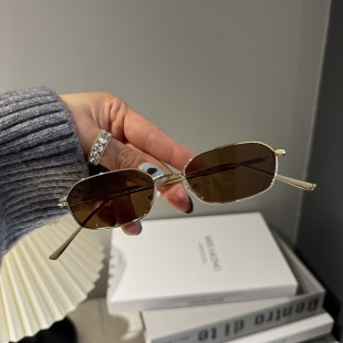 复古小框三角猫眼金属墨镜女高级感ins茶片防晒造型街拍太阳镜男