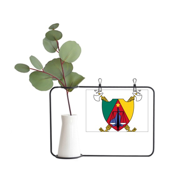 喀麦隆雅温得国徽金属相框陶瓷花瓶装饰