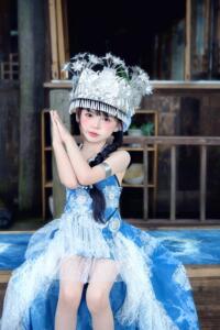 儿童扎染苗族服装女童苗疆少数民族民族儿童演出服摄影写真旅拍服