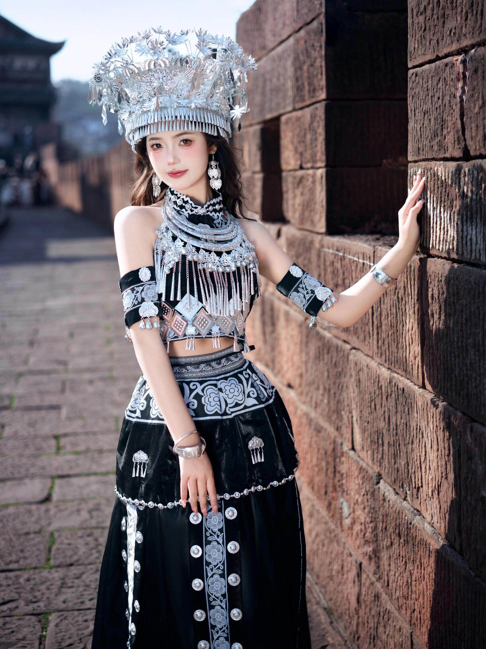 苗族新款服装夏季贵州苗疆少女民族套装高端旅拍舞台摄影写真服饰