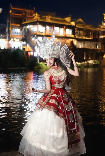 苗族服装女全套红色纱裙苗疆少女礼服少数民族旅拍舞台演出服新款