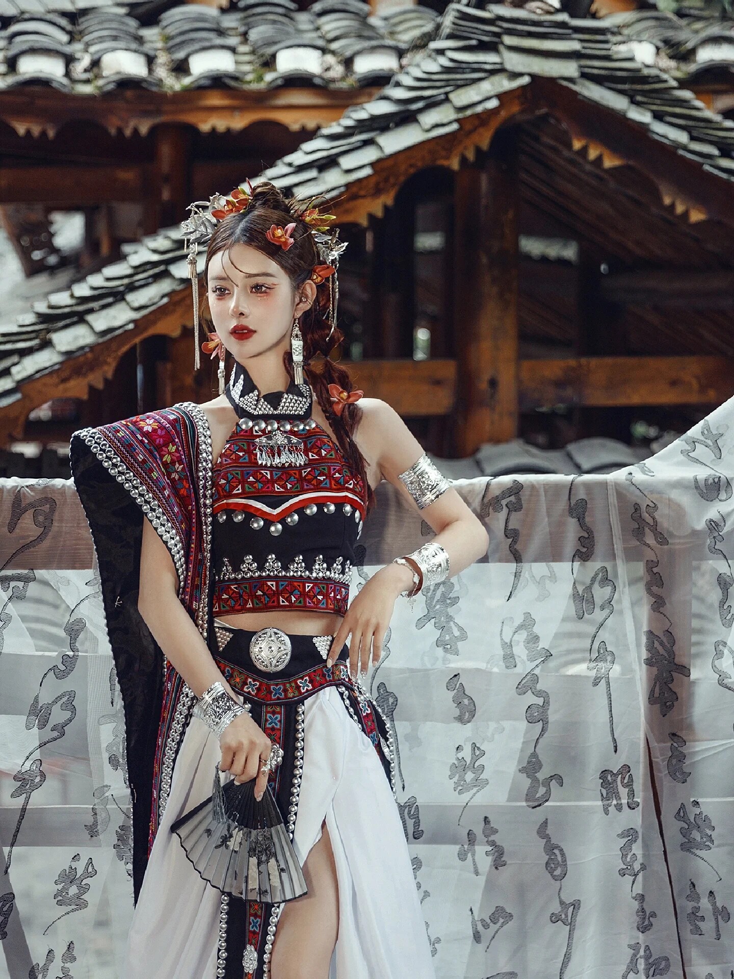 苗族云南哈尼族服饰少数民族风服装舞台演出写真旅拍五月摄影新