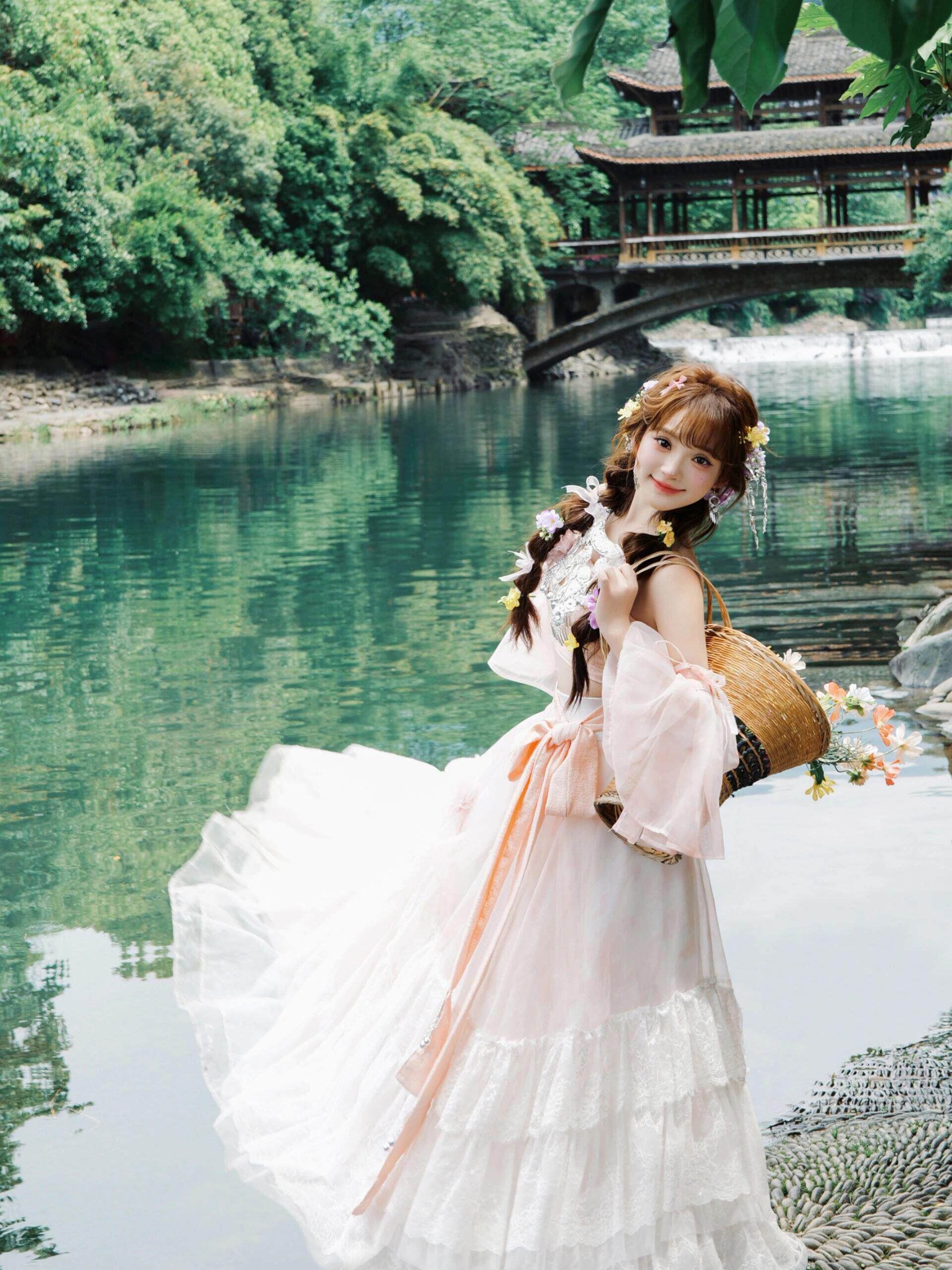 夏季少数民族苗族服装纱裙服装粉色礼服女苗疆少女旅拍演出服爆款