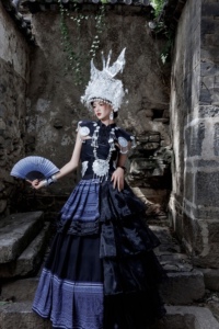 阿卯苗疆服装女蛋糕裙苗族盛装土家族民族风演出服摄影五月摄影新