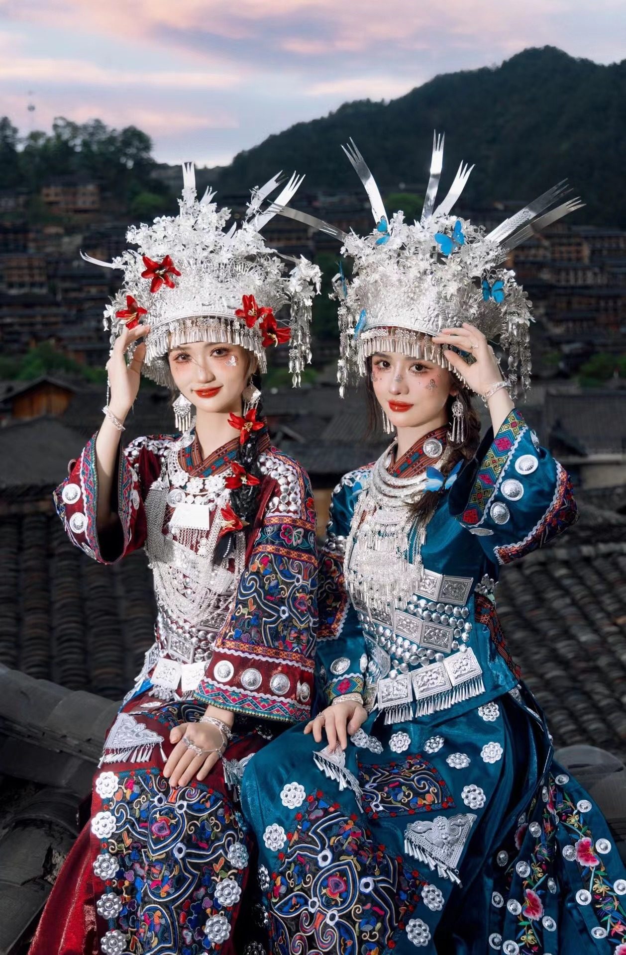 苗族服装女盛装土家族刺绣少数民族湘西苗寨舞台演出写真服旅拍新