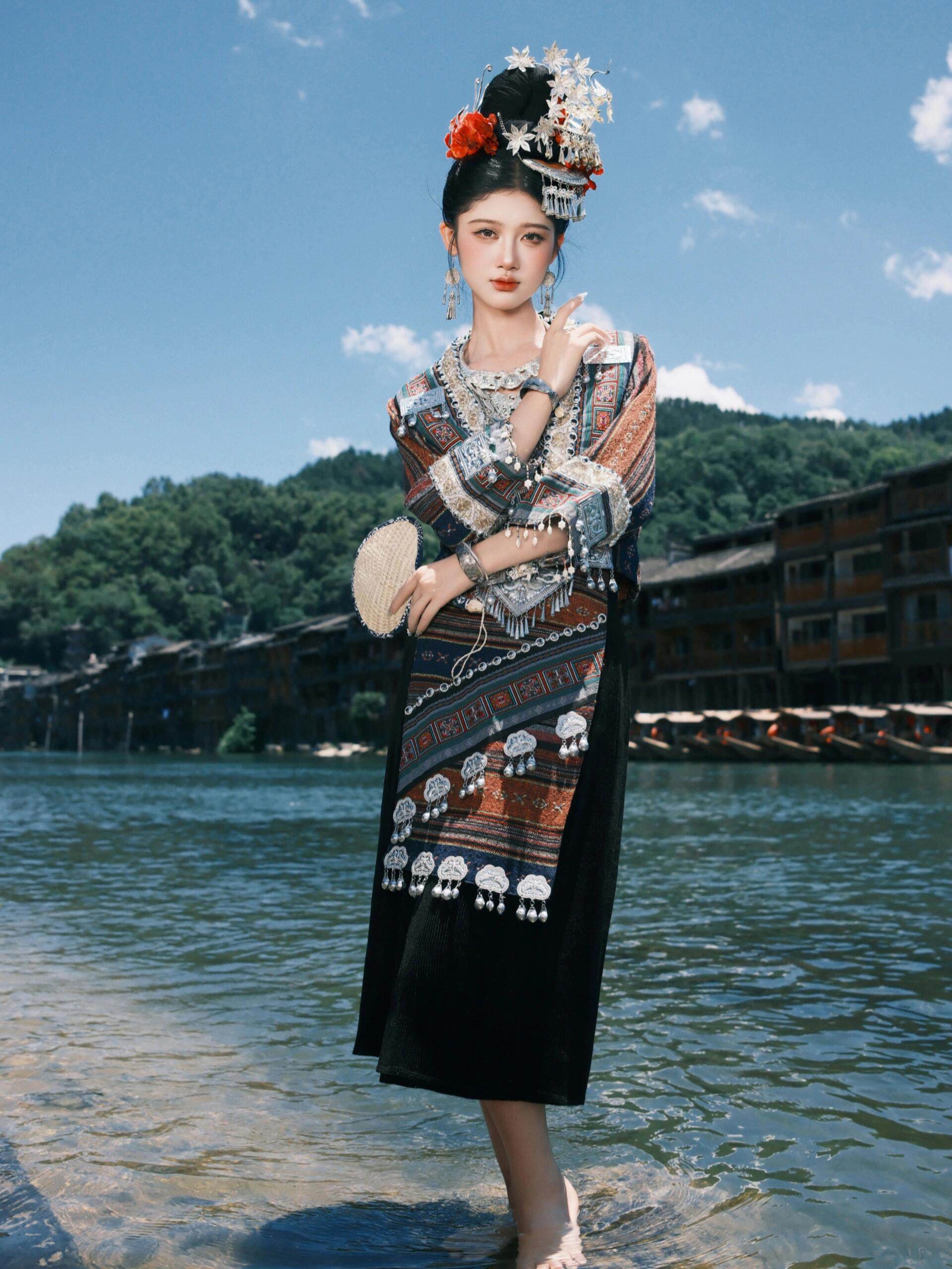 苗族服装女刺绣侗族元素少数民族服装土家族苗疆少女旅拍演出服新