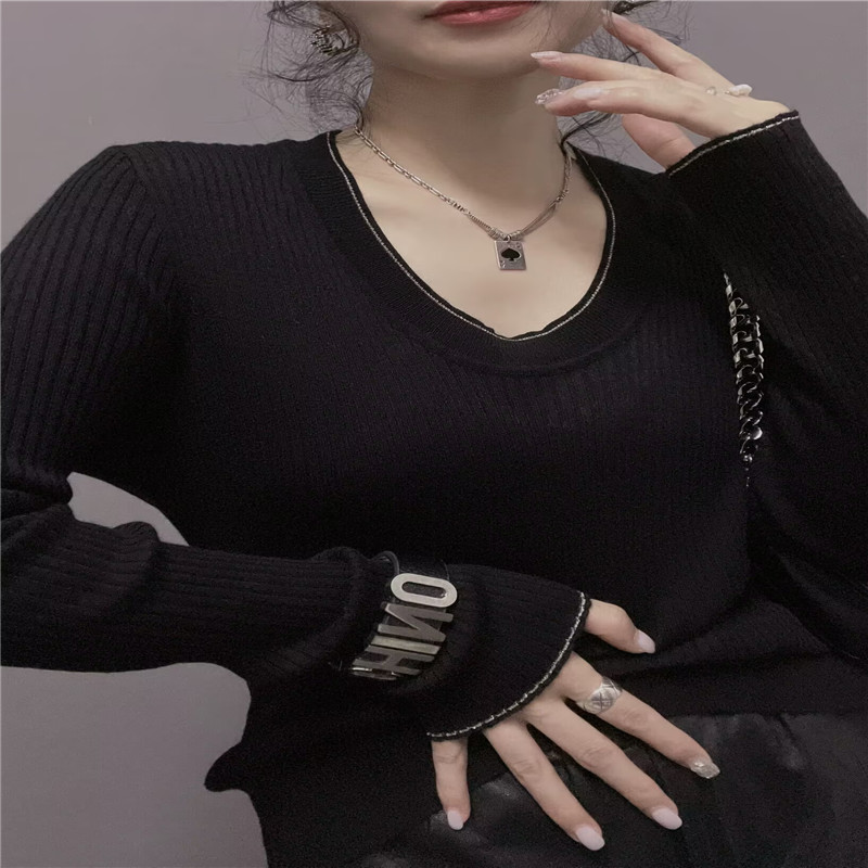 衣唯硕秋冬U领针织打底衫上衣女