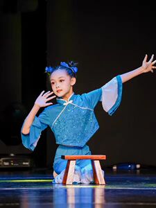 马儿嘟嘟骑儿童演出服道具凳子童忆舞蹈服装板凳乖乖古典民族群舞
