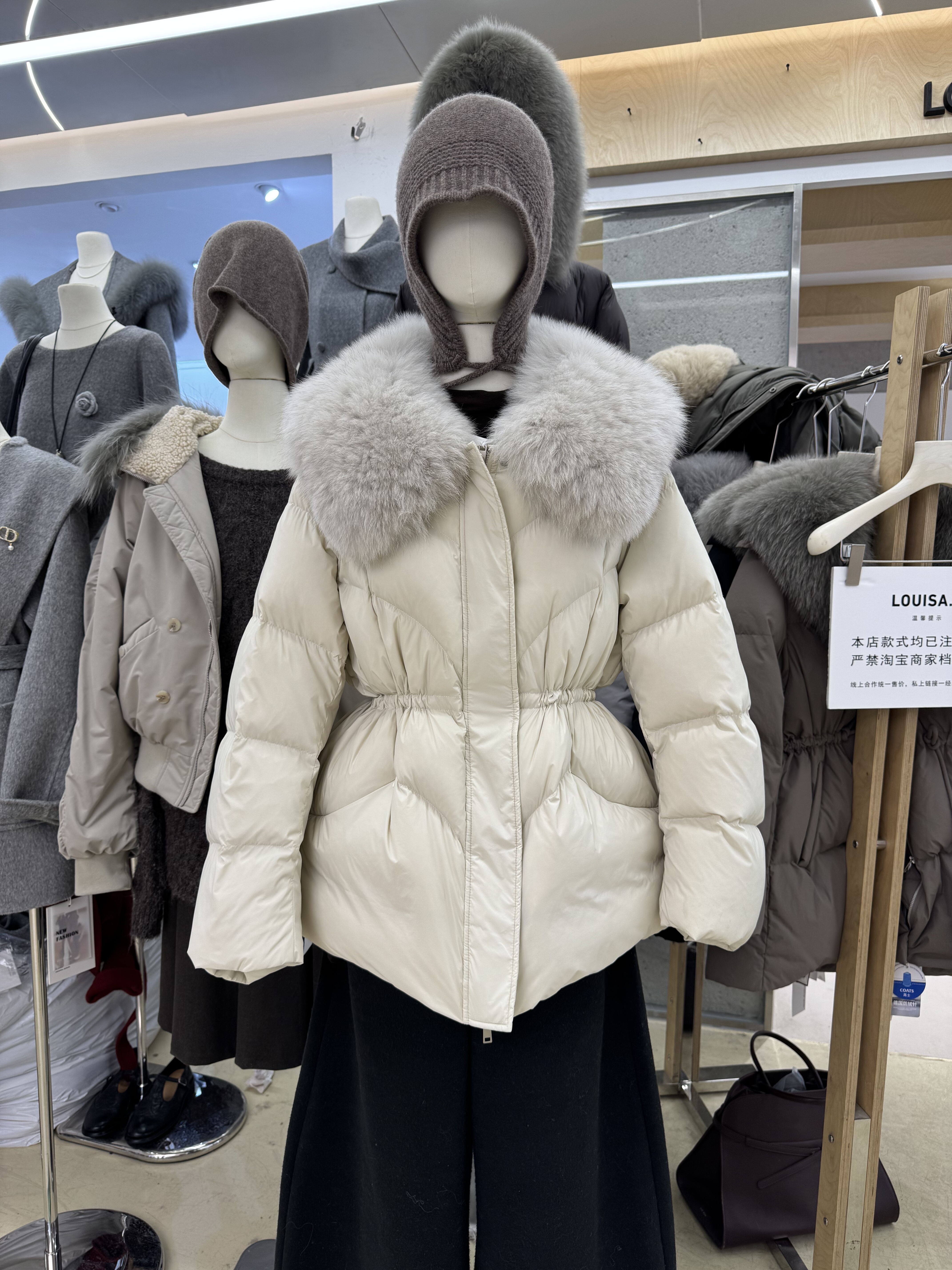 LOUISA.S狐狸毛领收腰抽绳90白鸭绒羽绒服女冬季新款百搭显瘦外套