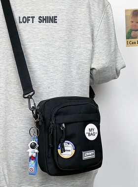 斜挎小背包男士ins日系简约休闲单肩小挎包女韩版百搭学生手机包