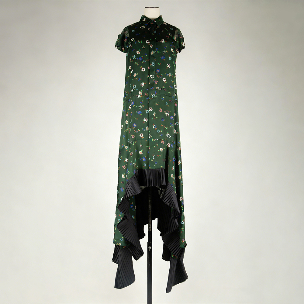 纯色碎花翻领泡泡袖连衣裙女