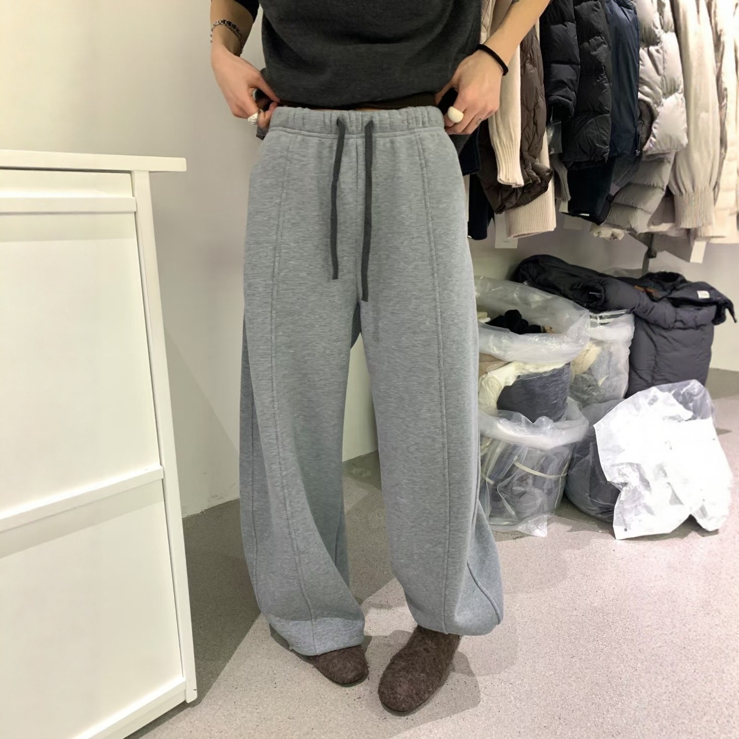 抽绳弯刀宽松卫裤女2025冬季加绒加厚香蕉裤休闲镰刀裤运动阔腿裤,女装/女士精品,卫裤,淘宝优惠券,粉丝福利购,淘宝优惠卷