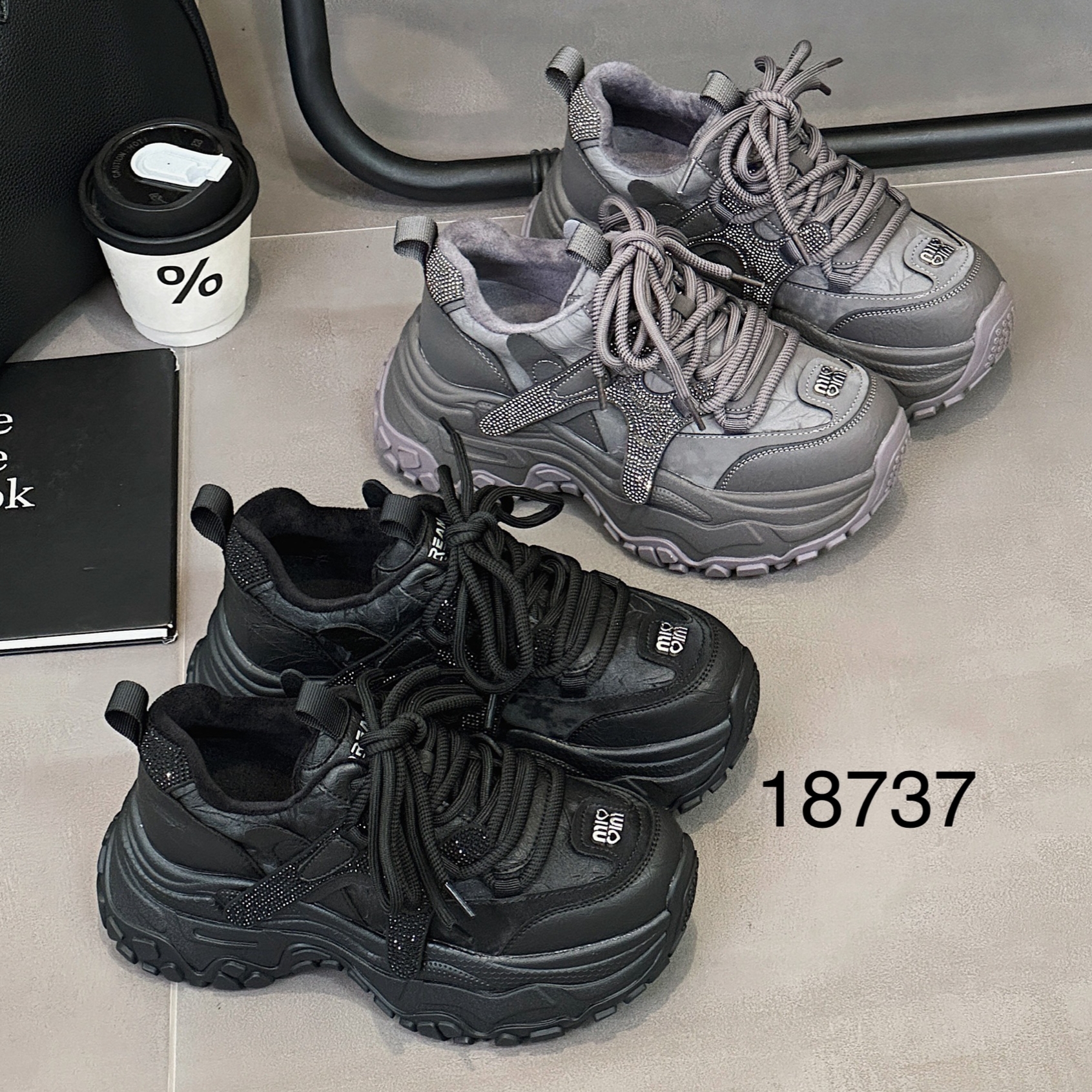 她菲娅2025冬欧货真皮老爹鞋女新款轻便厚底百搭休闲运动鞋18737