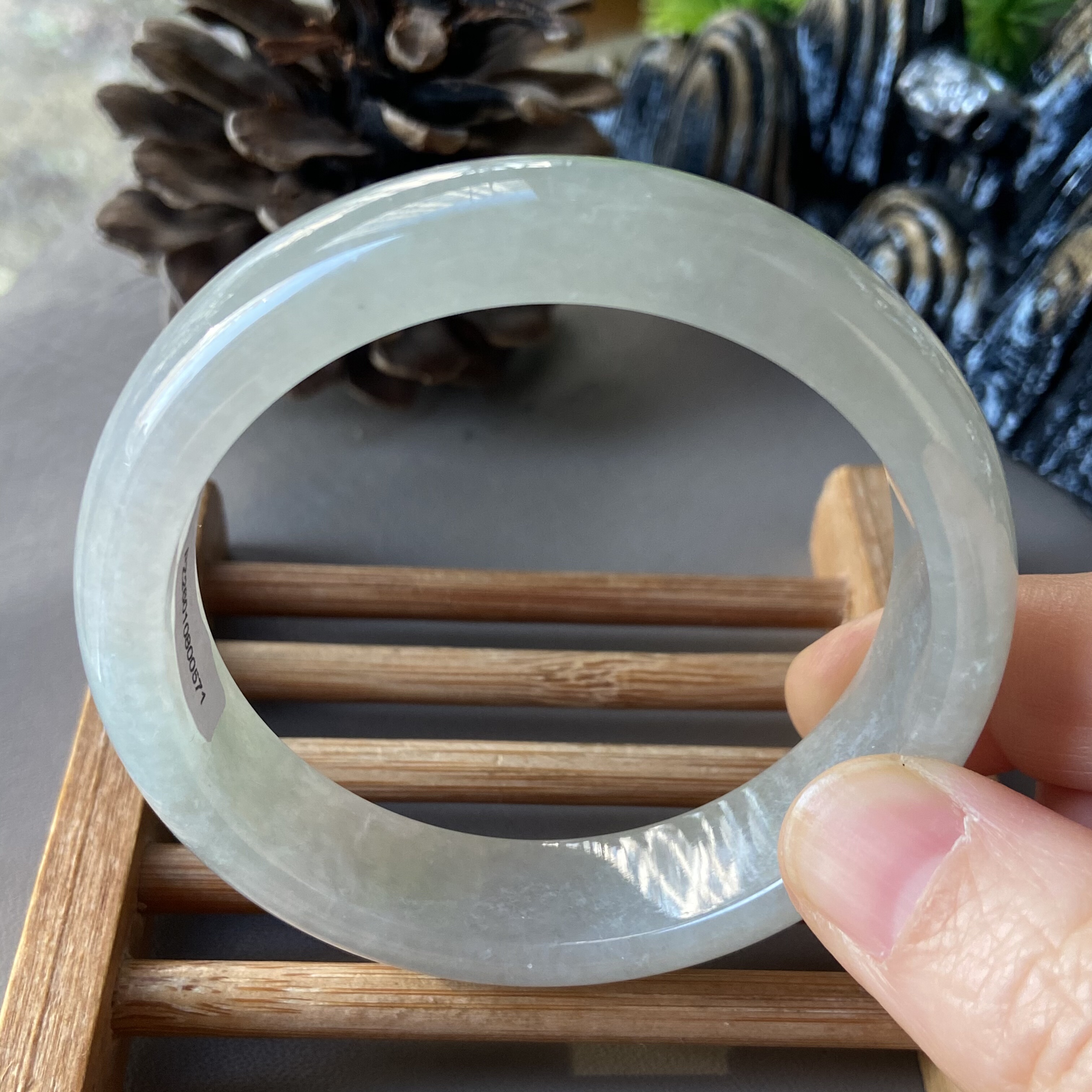 天然缅甸翡翠手镯54冰种宽版轮胎浅绿老坑a货玉镯子带证书0571