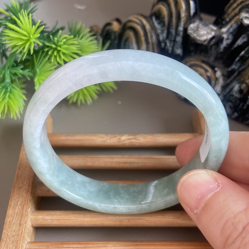 天然缅甸翡翠手镯54贵妃冰糯种椭圆飘绿老坑a货玉镯子带证书0246