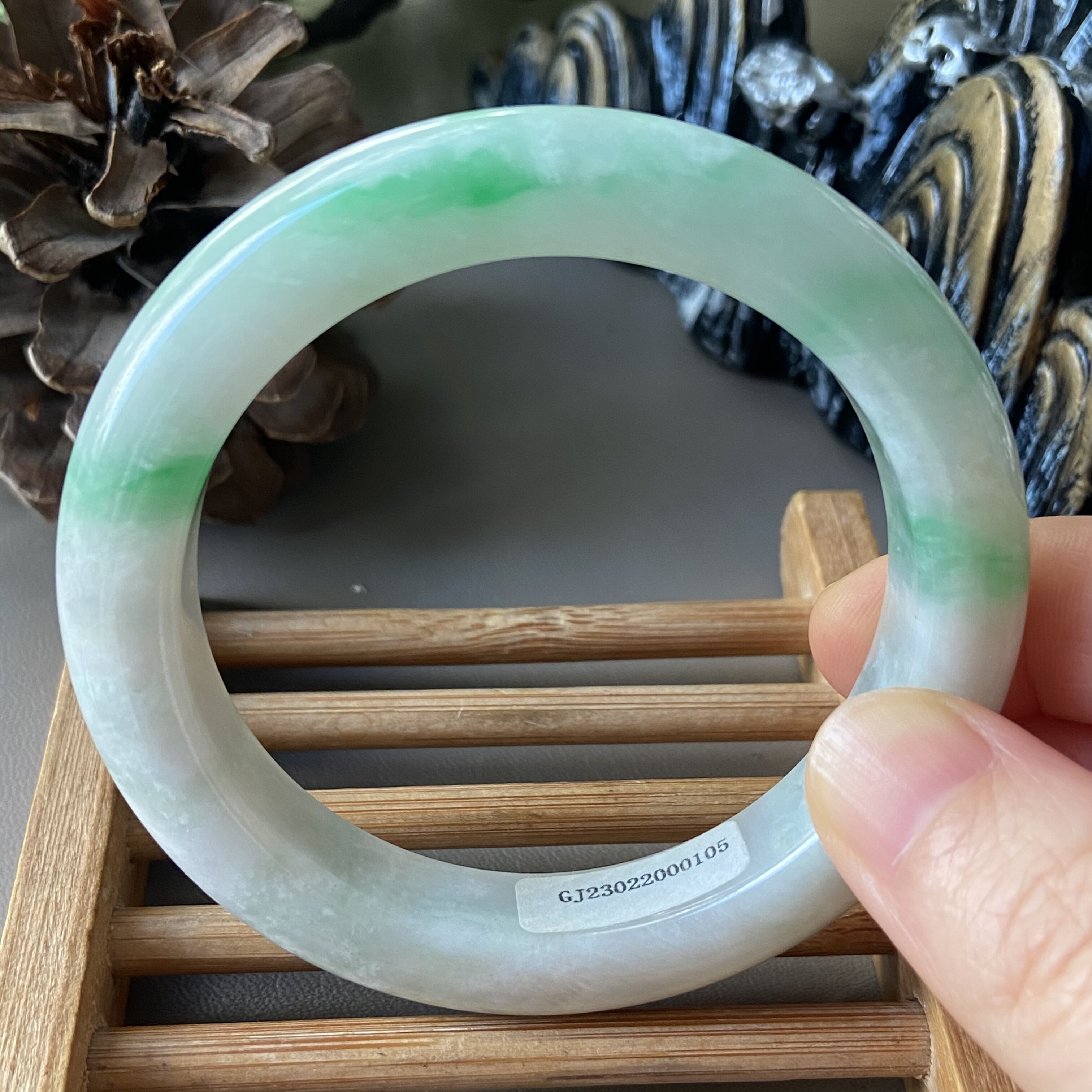 天然缅甸翡翠手镯55冰糯种白底青飘阳绿老坑a货玉镯子带证书0105