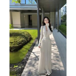 instahot 纯欲深V气质约会白色连衣裙女2025秋季新款宴会蕾丝长裙
