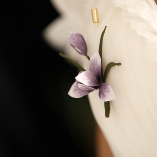 手工绒花胸针新中式古风旗袍紫色胸花点缀玉兰花别针配饰