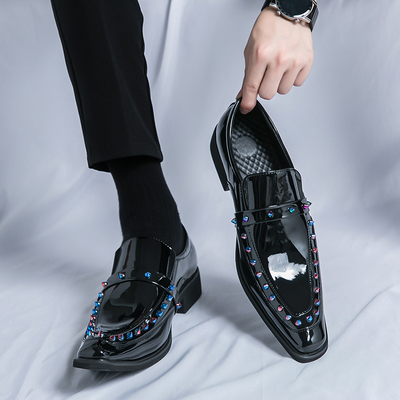 朋克风铆钉尖头皮鞋时尚男士潮鞋