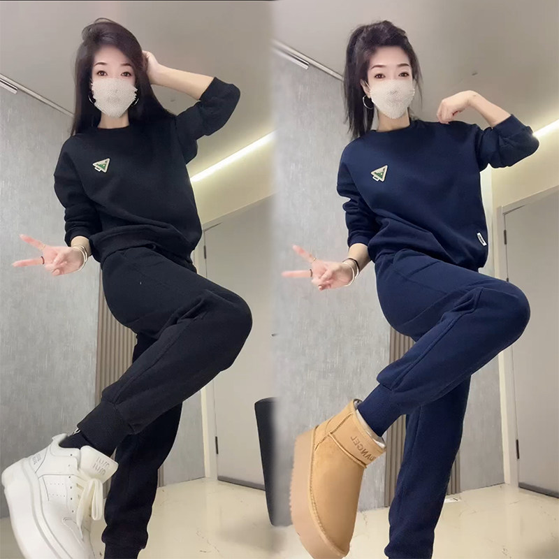 运动风加绒卫衣套装女秋冬保暖圆领长袖卫衣两件套休闲加厚束腿裤,女装/女士精品,时尚套装,淘宝优惠券,粉丝福利购,淘宝优惠卷