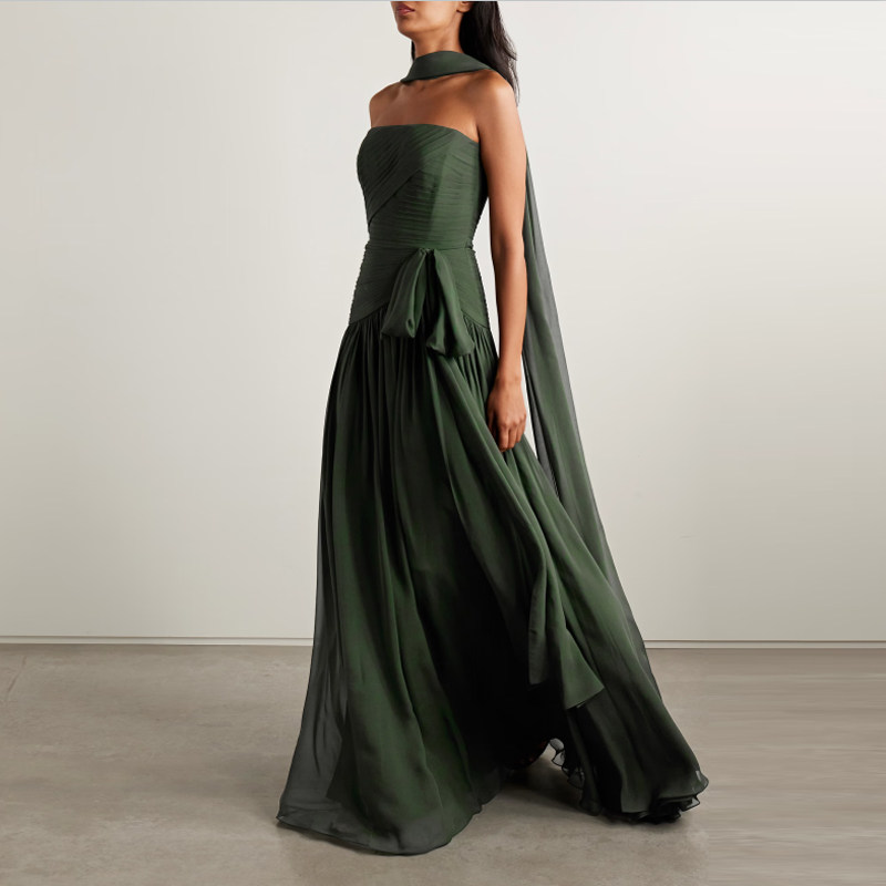 高端大气舞台装走秀红毯轻奢妈妈装年会晚宴2025新款高级感连衣裙