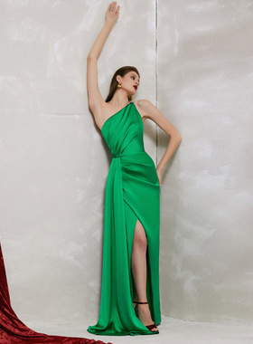 个性晚礼服绿色单肩长裙2024新款派对宴会主持人年会女连衣裙长款