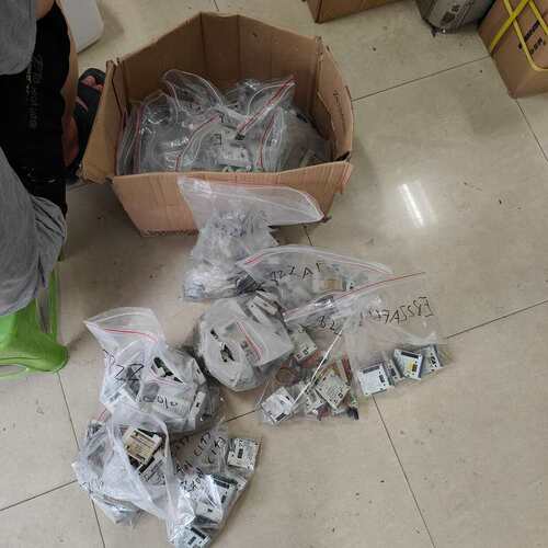议价E82ZAFAC010伦茨IO模块，E82E