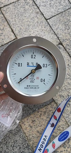 YO100ZT轴向氧气压力表真空0.6,1,1.6,2.5,MPA青岛冠力仪表