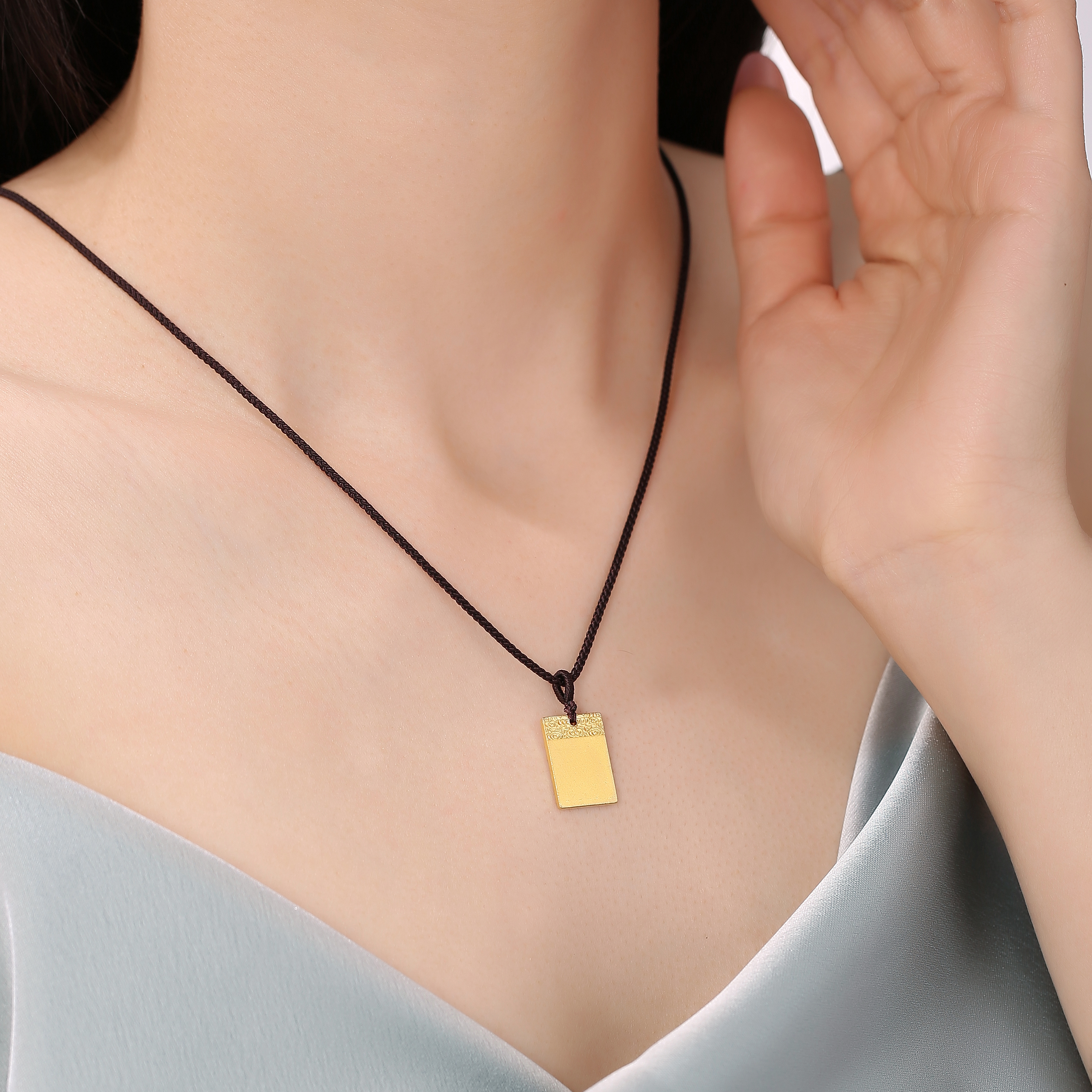 索漫珠宝项链本命年22K古法无事牌项坠古法祥云吊坠配饰平安气质2