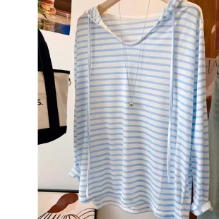 宽松显瘦T恤衫 上衣女春季 轻薄雪花棉条纹连帽长袖 胖妹妹200斤大码