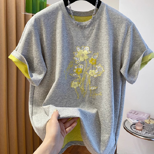 胖妹妹大码300斤灰黄色刺绣短袖上衣女夏季新款显瘦遮肚子半袖T恤