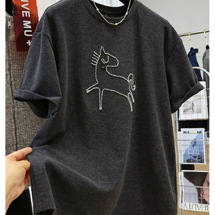 胖妹妹200斤大码韩系chic流行小马德绒短袖上衣女早春秋宽松T恤衫