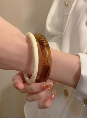 复古醋酸素圈手镯女小众新款小众设计网气质简约百搭闺蜜手饰