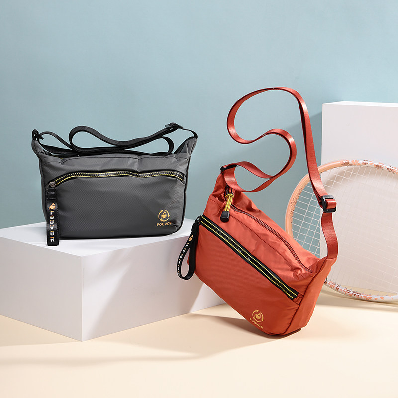 FOUVOR牛津布新款斜挎包女休闲尼龙小包包运动轻便户外女士饺子包