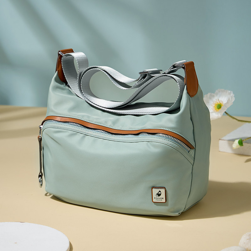 火狐饺子斜挎包女尼龙大容量妈妈休闲单肩包女士牛津布轻便女包冬