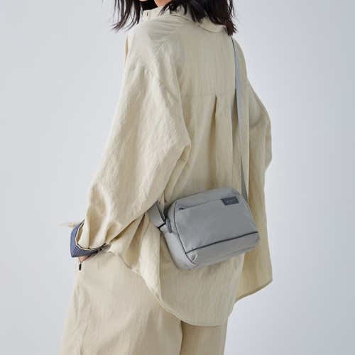 火狐日系小方包帆布斜挎包