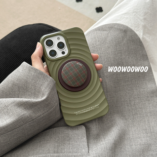 小众ins橄榄绿波纹磁吸壳适用iphone17ProMax苹果16手机壳14格纹支架15女13