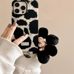 小众冷淡风黑色豹纹适用iphone17ProMax苹果16手机壳14毛球链条15女13