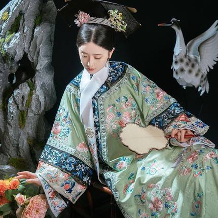南雅集贵妃清代汉服清朝氅衣旗装旗印花中国风汉服宫廷风连衣裙女