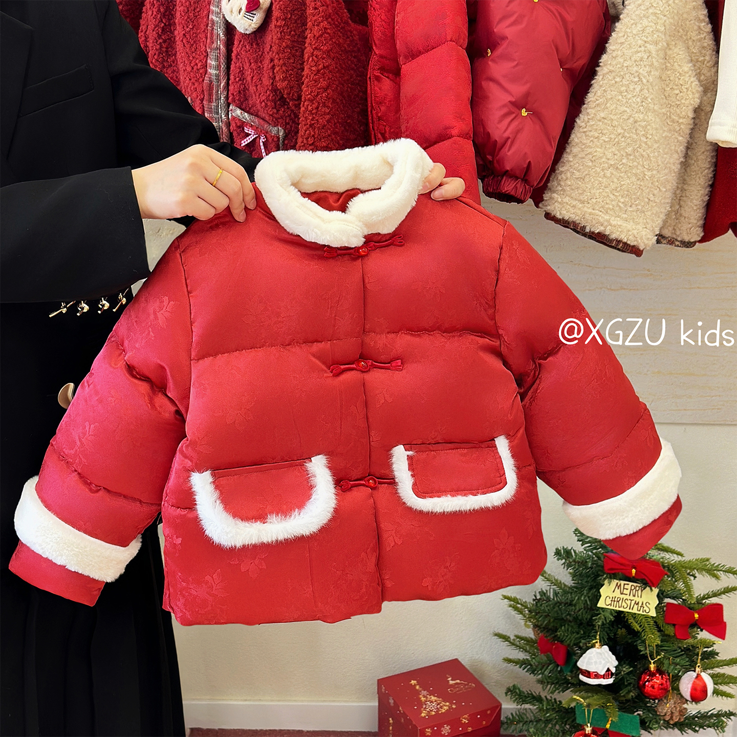 女童两色国风棉衣盘扣提花年服