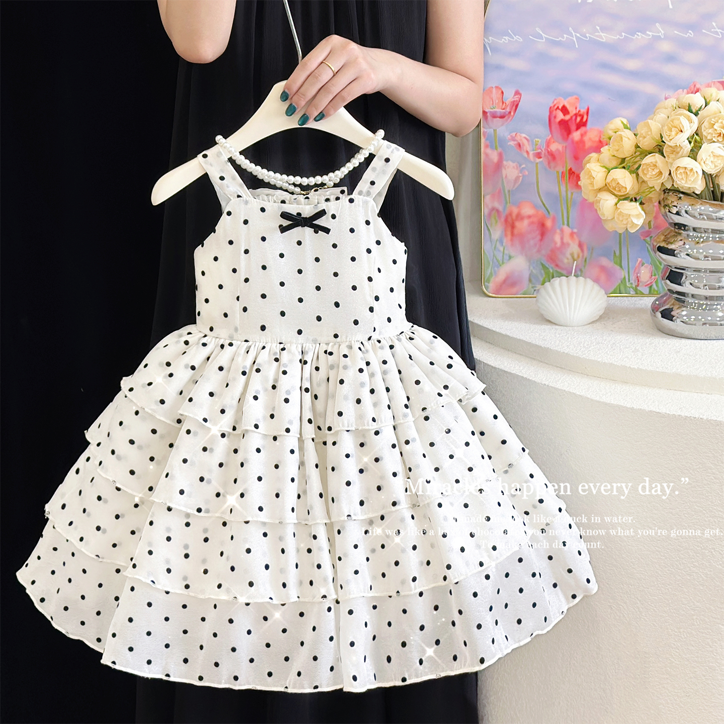 女童波点吊带裙夏款2025新款洋气女孩露背连衣裙赫本风蓬蓬公主裙